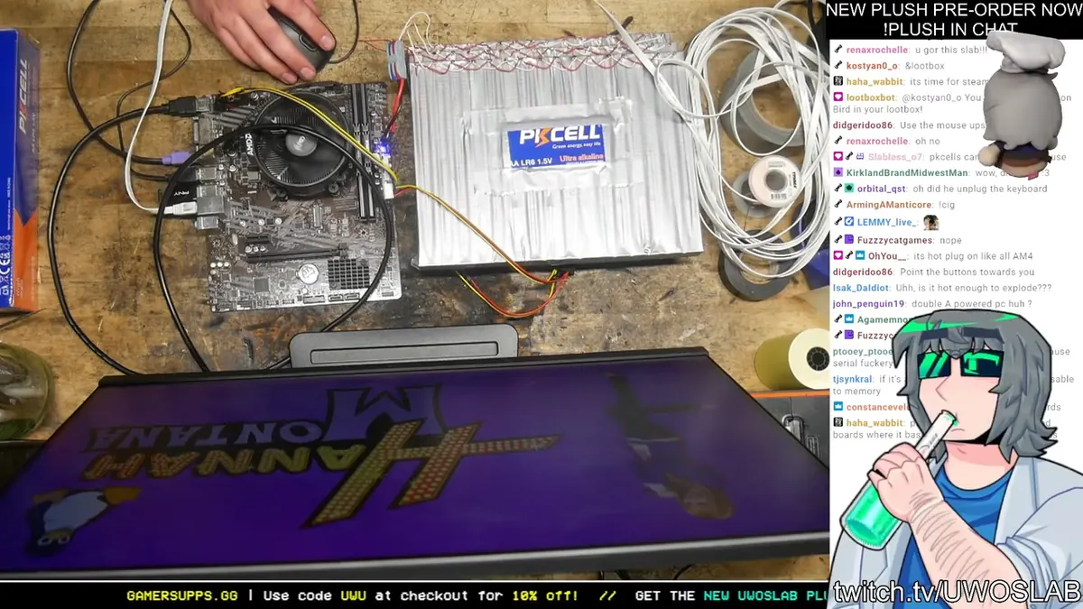 Enthusiast boots PC on 192 AA batteries, successfully loads Hannah Montana Linux